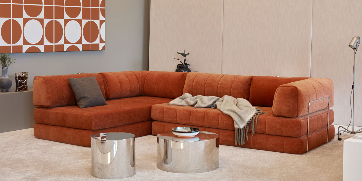 Cozy Pad C06 – L-postavitev v ambientu dnevne sobe
