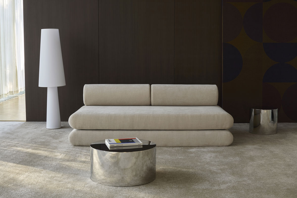 Circlus Daybed z okroglimi blazinami kot eleganten danski daybed v sodobnem interierju