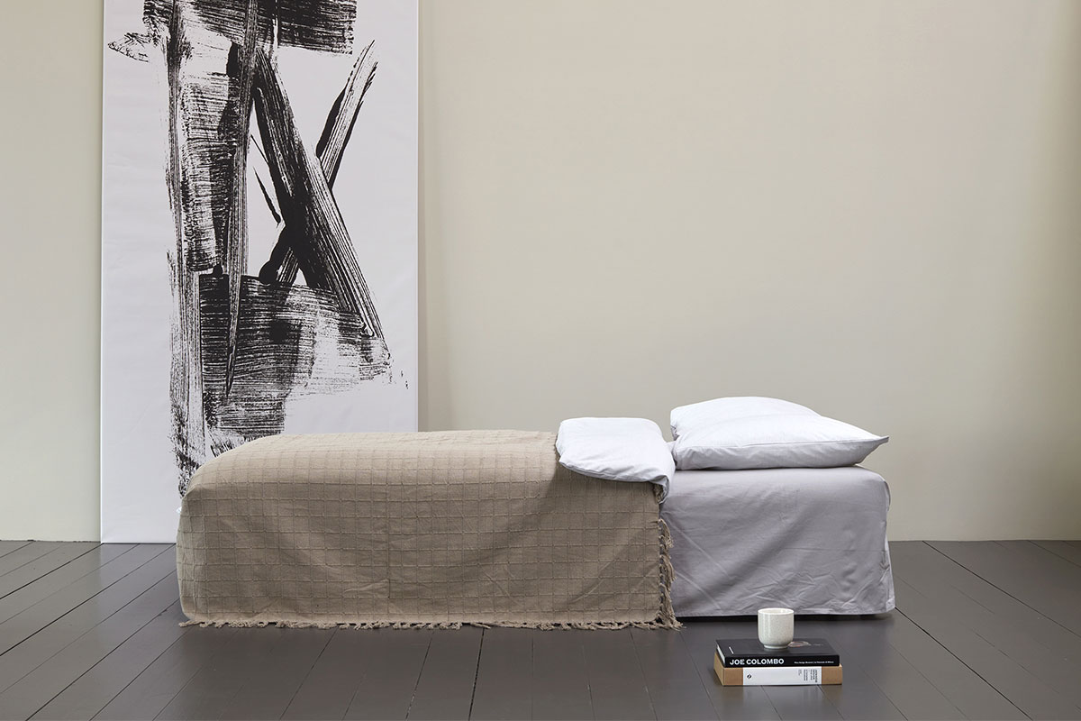 Fraction 120 Sofa Bed kot postelja 120 x 200 cm