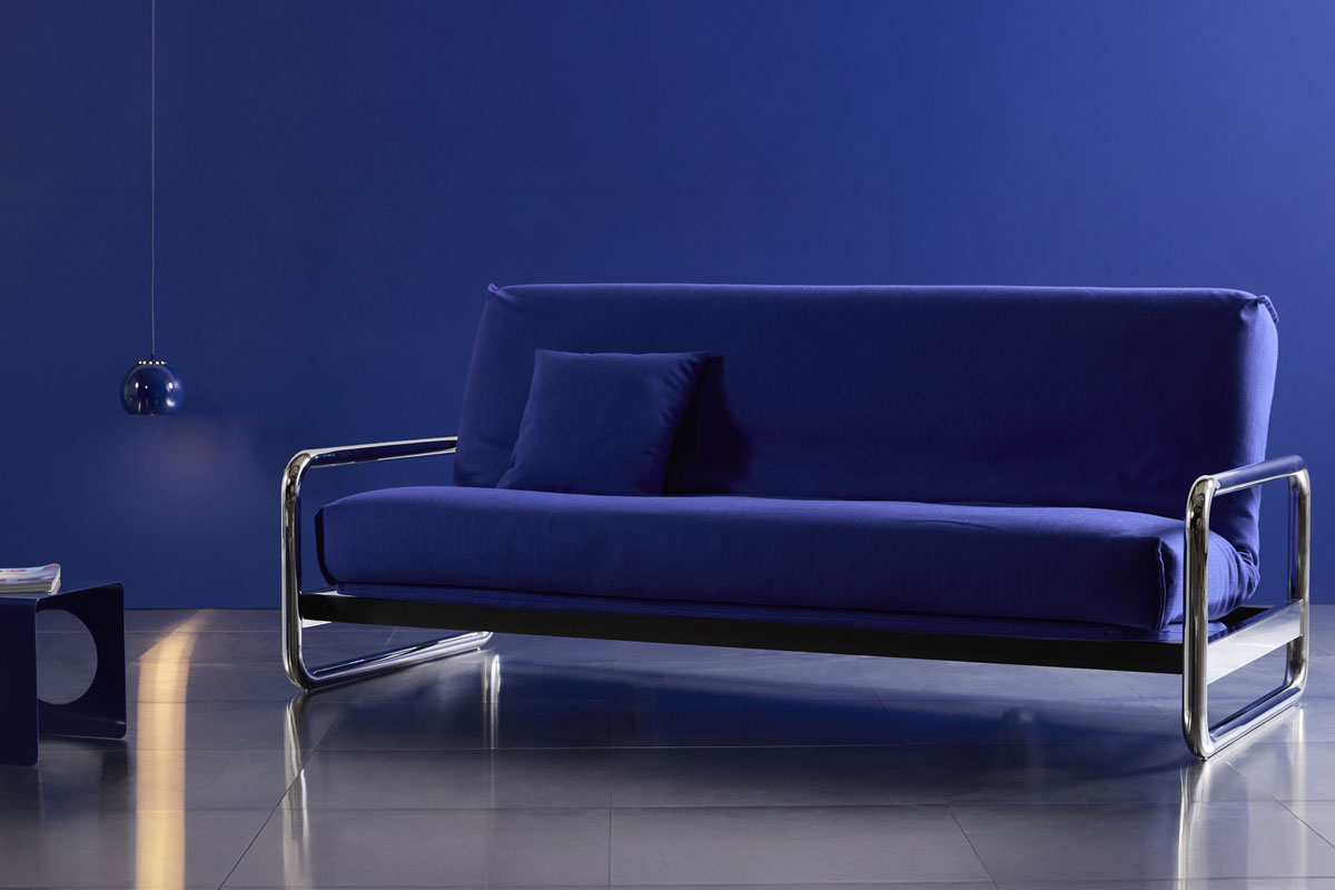 Lomira Sofa Bed kot moder minimalističen kavč