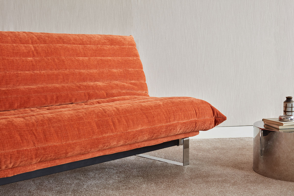 Minimum 140 Sofa Bed Quiltus raztegnjen kot postelja 140 x 200 cm