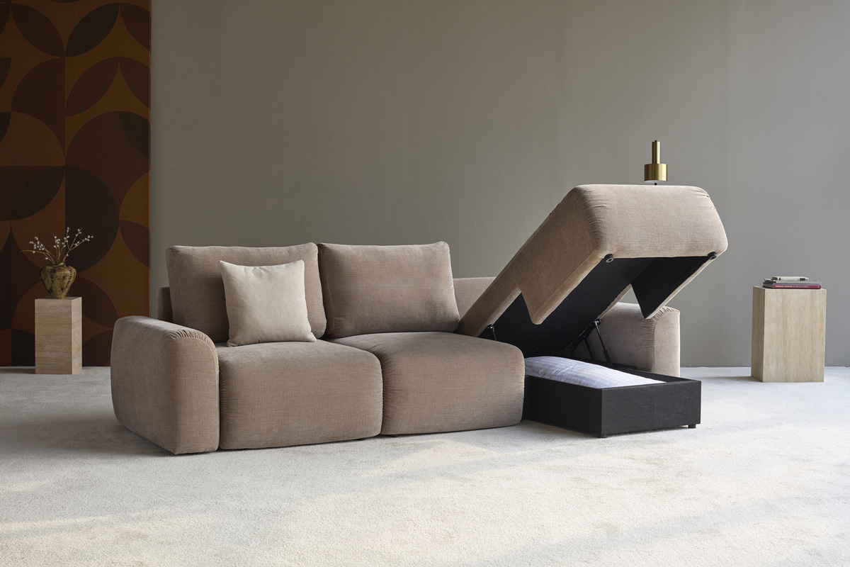 Norum Sofa Bed z ležalnikom in Chunky rokonasloni kot velik lounge kavč v sodobnem interierju
