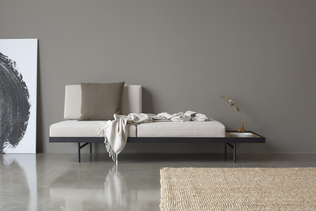 Puri Daybed pripravljen za počitek ali spanje