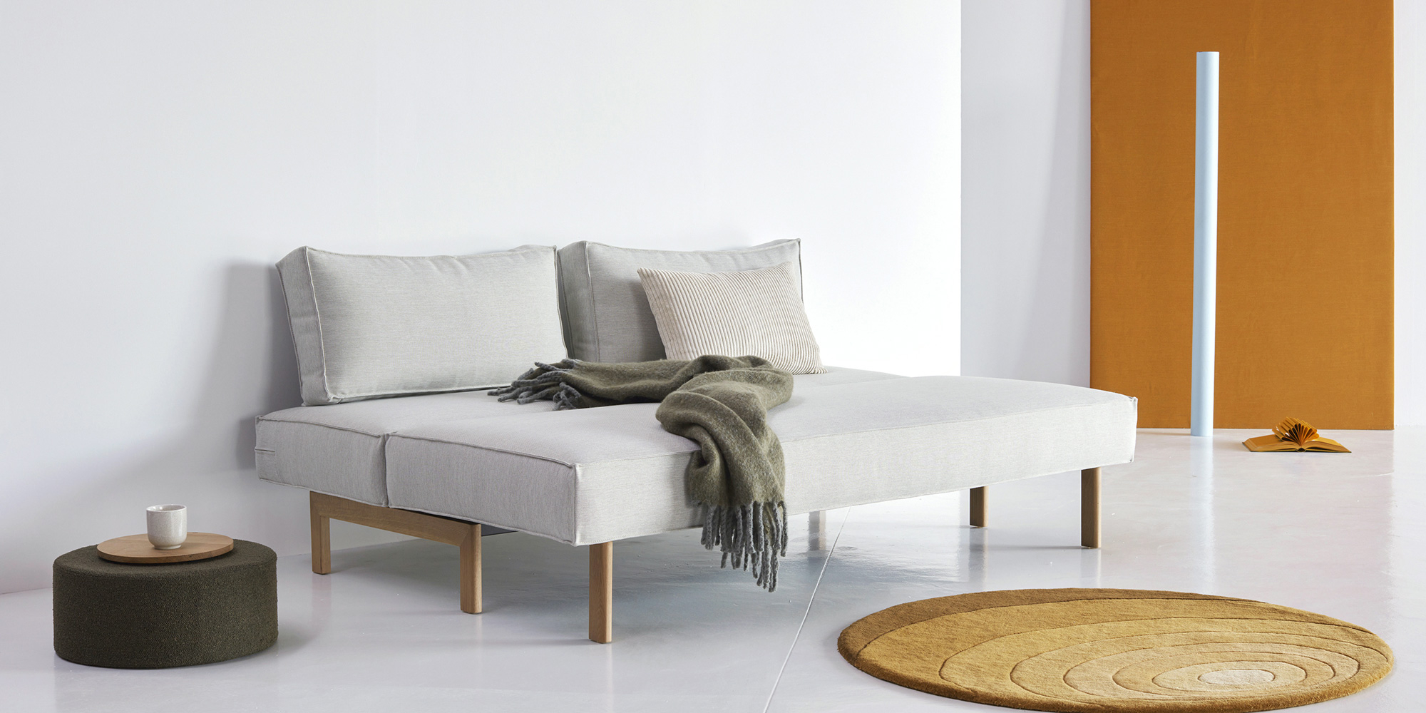 Sly Wood Sofa Bed Raztegljiv kavč Sly Wood Sofa Bed v tkanini 527